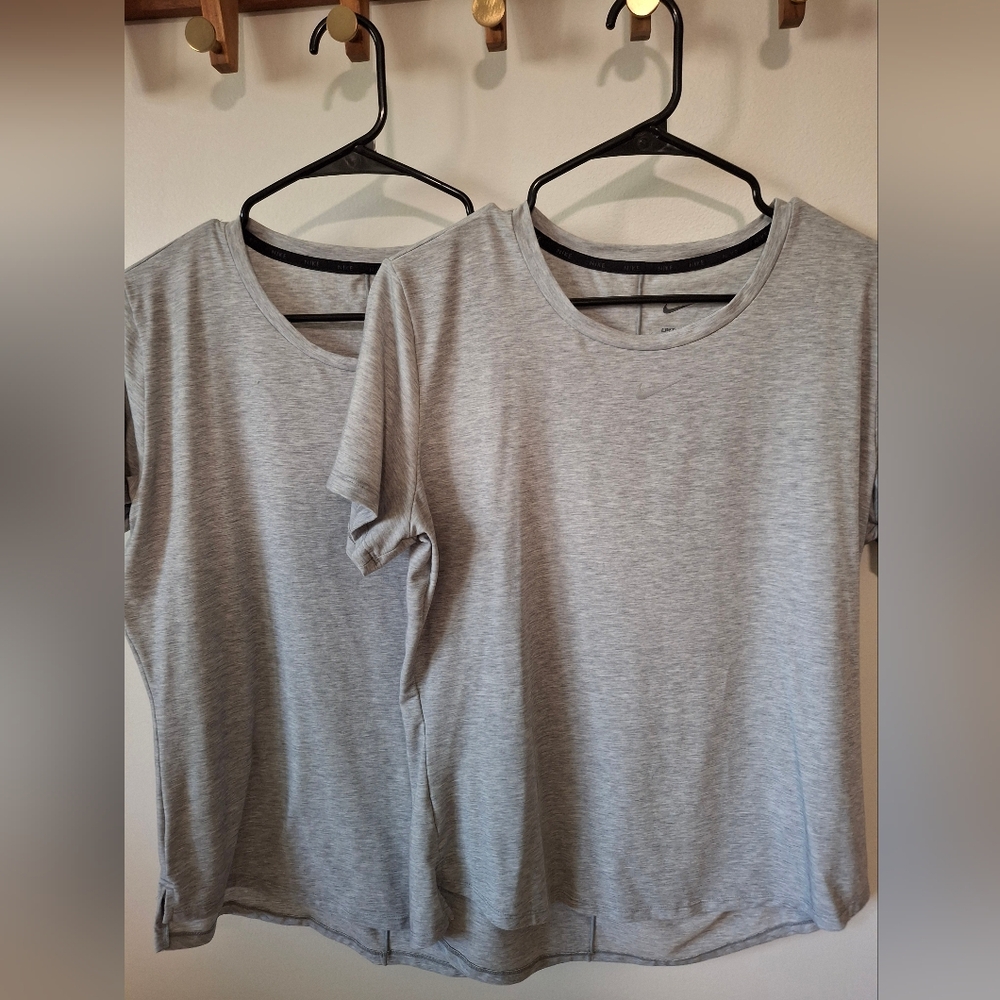 Pair Nike Women's Light Gray Short Sleeve Tees